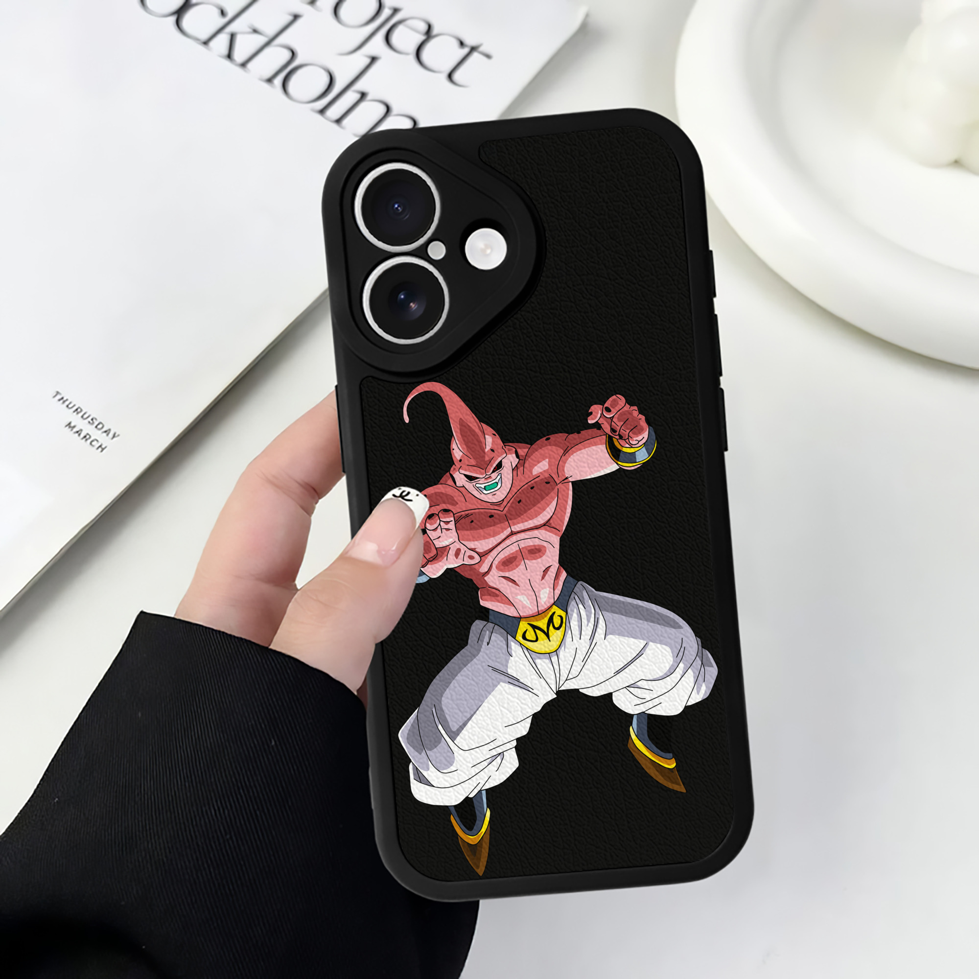 （画像用） ドラゴンボール 魔人ブウ DRAGON BALL Majin Buu 【iPhone 16シリーズ対応】シリコンスマホケース（レザー調） 材質：シリコン